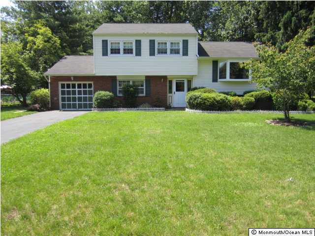 25 Eliot Road Manalapan, NJ 07726 - Photo 1 of 3 Primary Photo