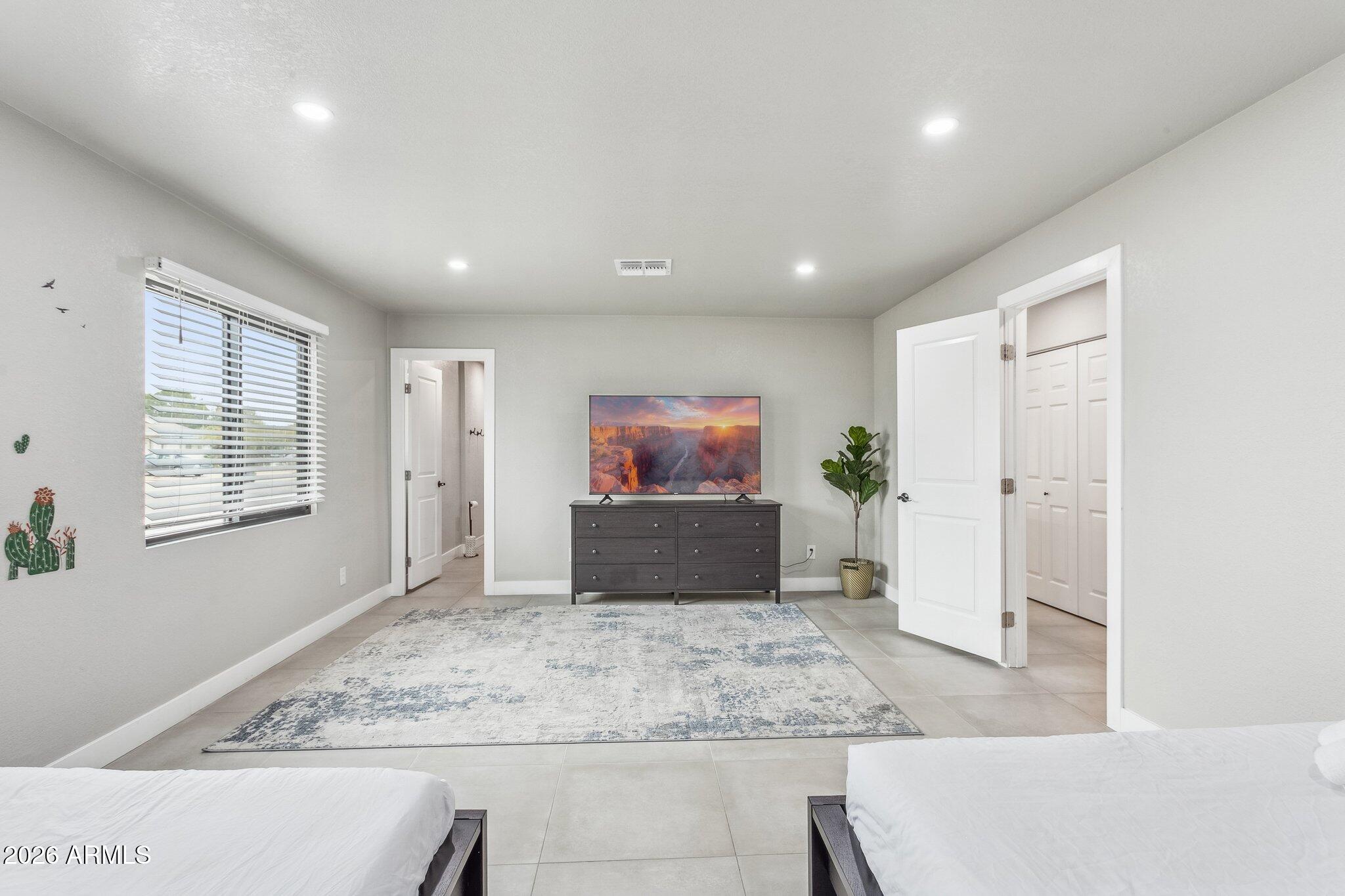 8725 East Osborn Road Scottsdale, AZ 85251 - Photo 13 of 33 a view of a living room
