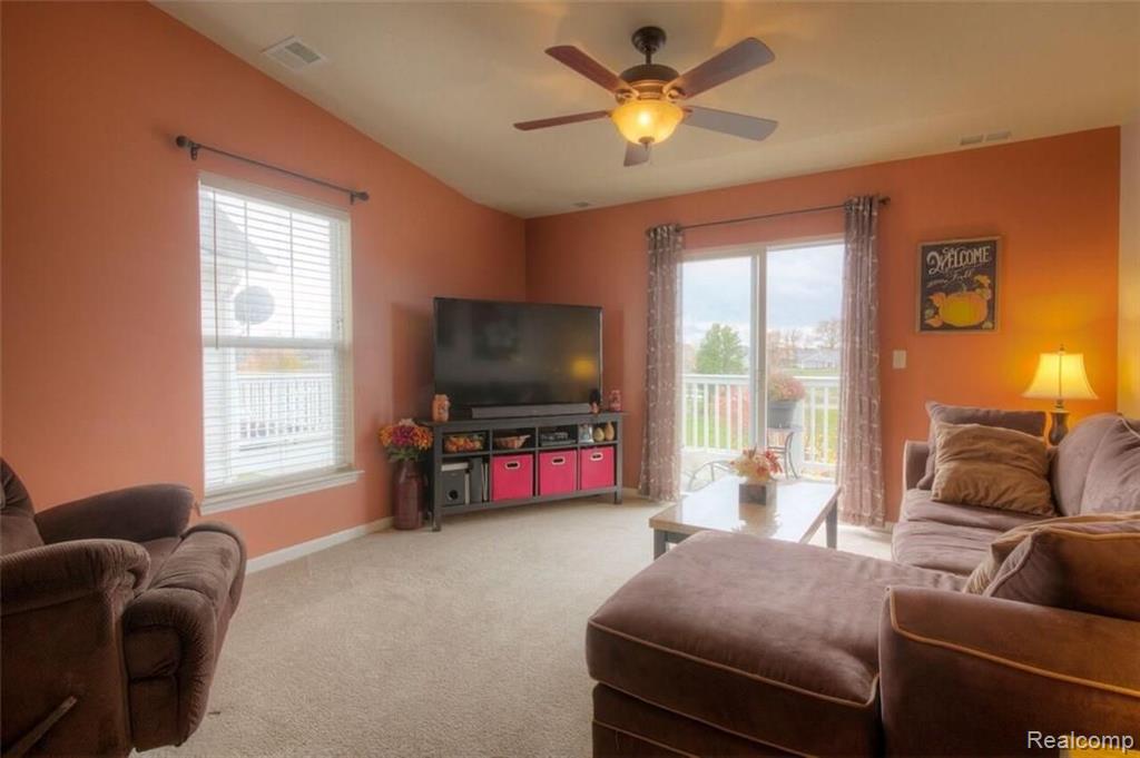 1715 Welland Street Howell, MI 48855 - Photo 3 of 20