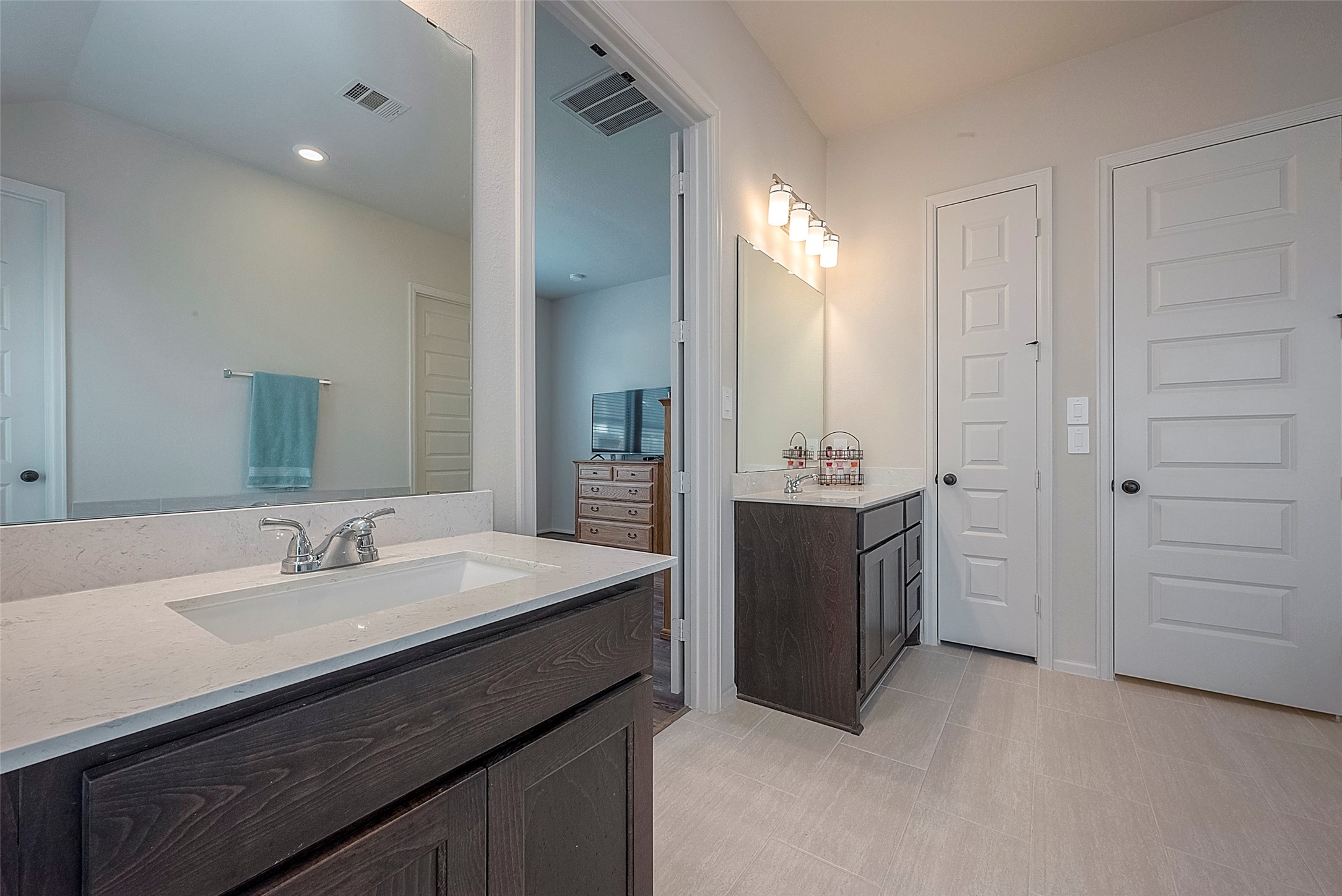 4602 Ana Ridge Lane Fulshear, TX 77441 - Photo 21 of 36 Primary bath