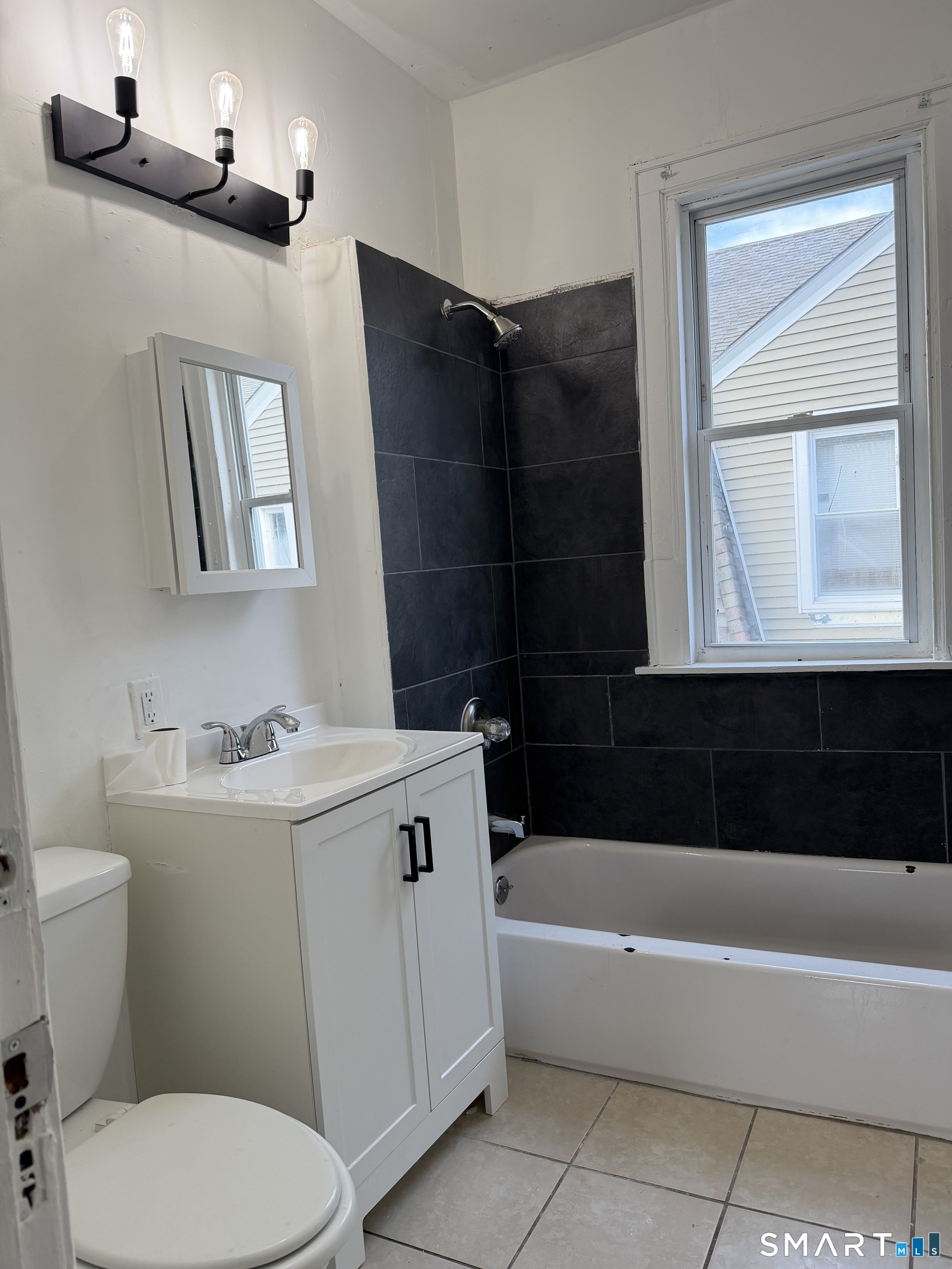 502 Edgewood Street Hartford, CT 06112 - Photo 2 of 8