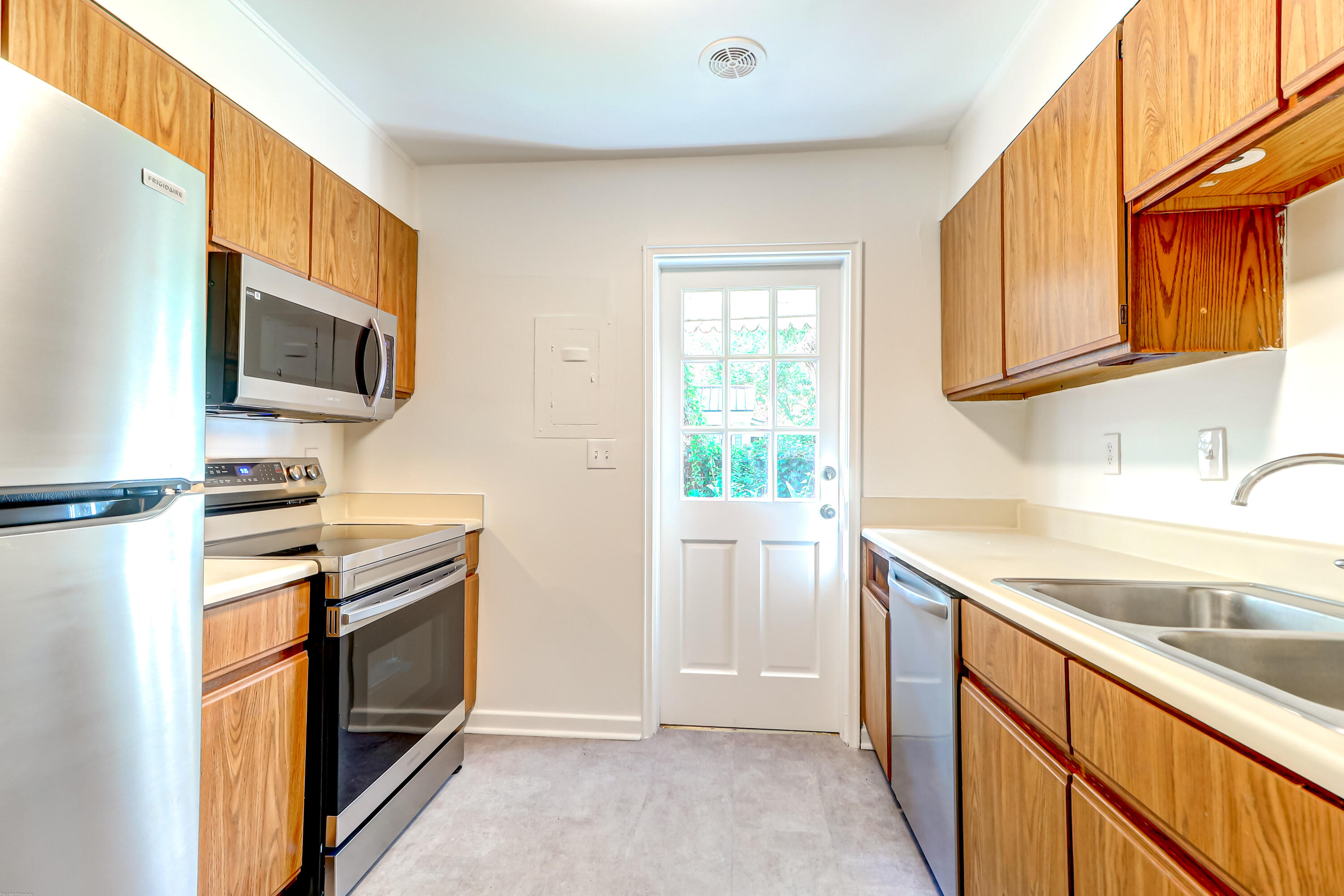 173 Rutledge Avenue, Unit G Charleston, SC 29403 - Photo 15 of 39 173G Rutledge (23)