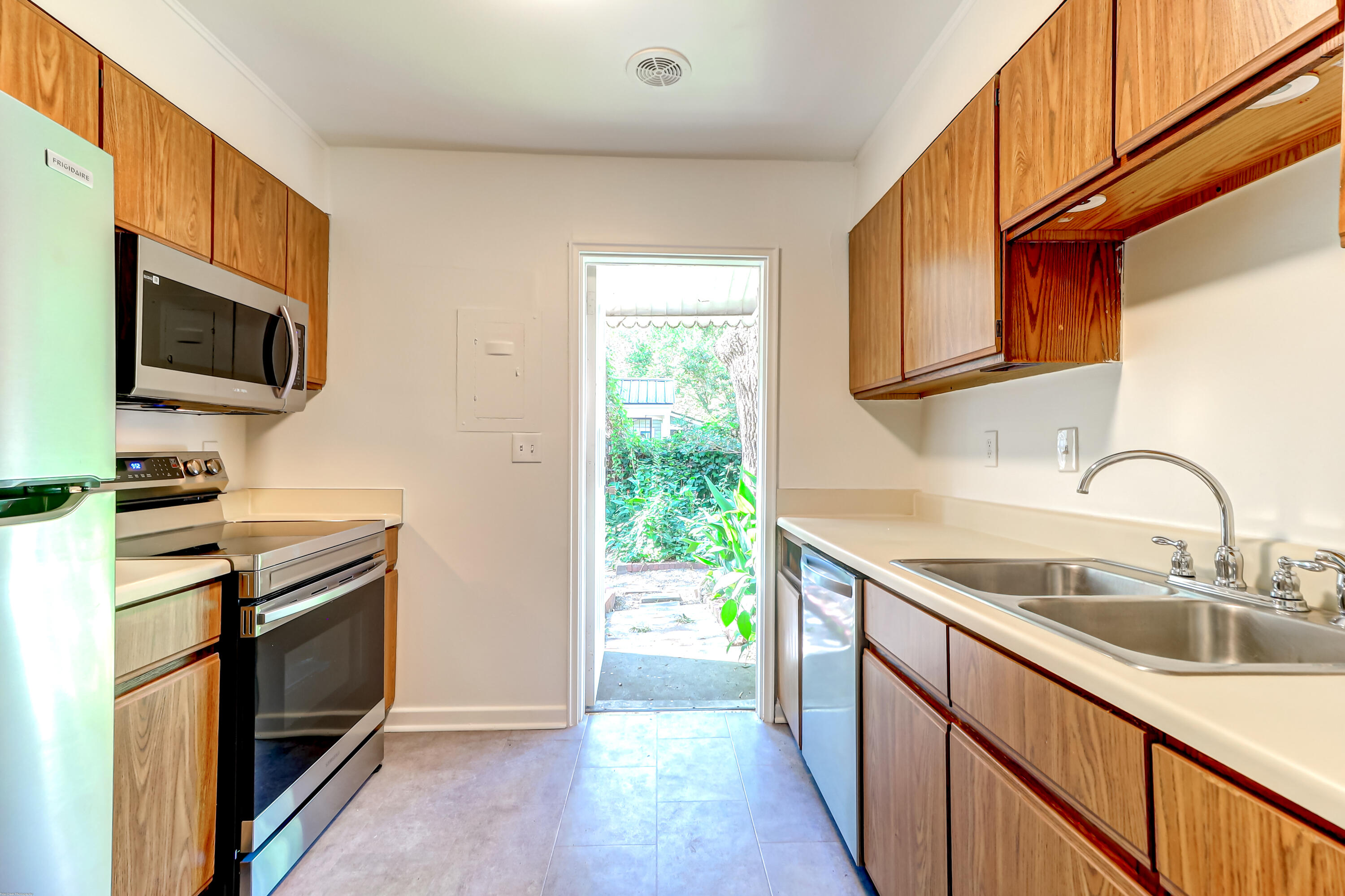 173 Rutledge Avenue, Unit G Charleston, SC 29403 - Photo 16 of 39 173G Rutledge (45)