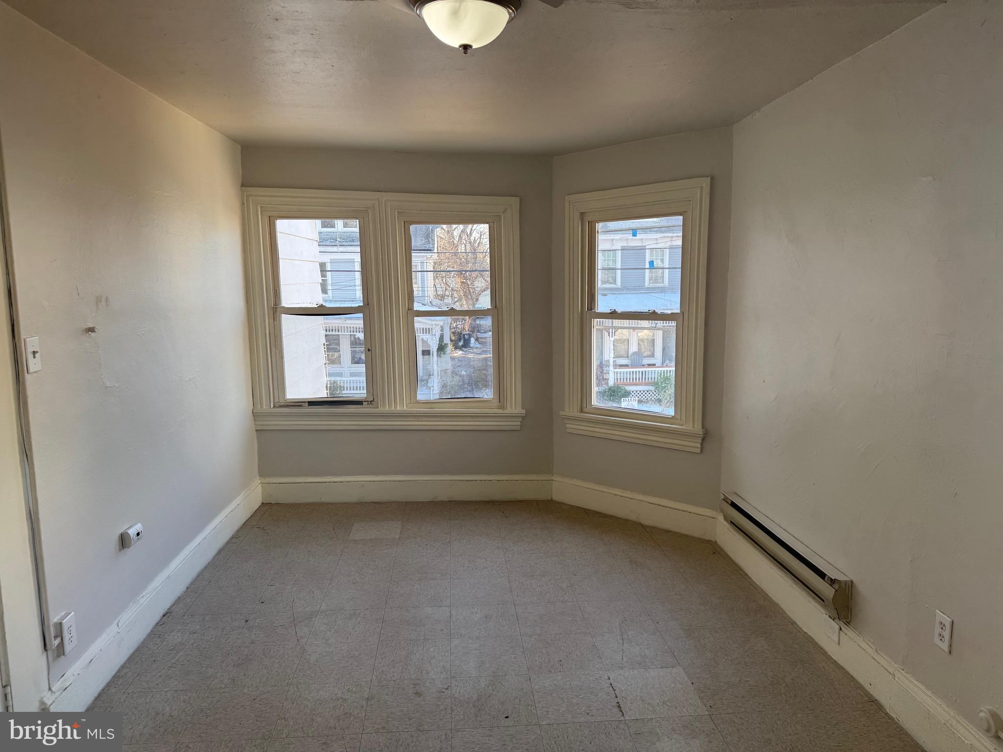 85 Oak Street, Unit C Bridgeton, NJ 08302 - Photo 6 of 8 living room/ bedroom