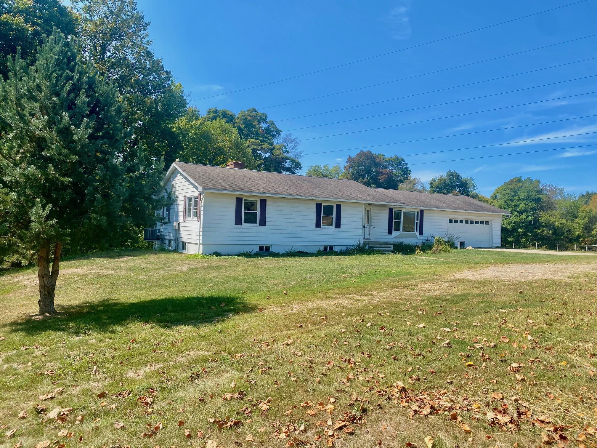 9285 Dickson Road New Concord, OH 43762 - Photo 2 of 24 FullSizeRender