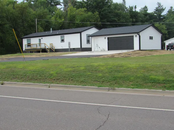 $300,000 | 825 Folz Boulevard, Moose Lake, MN 55767