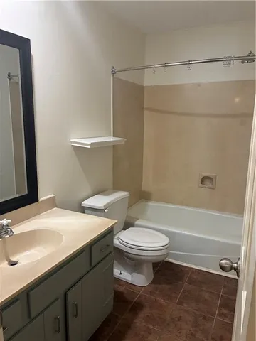 $219,500 | 8 Jacqueline Court, Unit 8, Mandeville, LA 70471