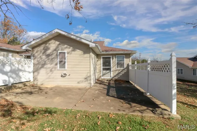 $179,900 | 1758 Napoleon Drive, Bonne Terre, MO 63628