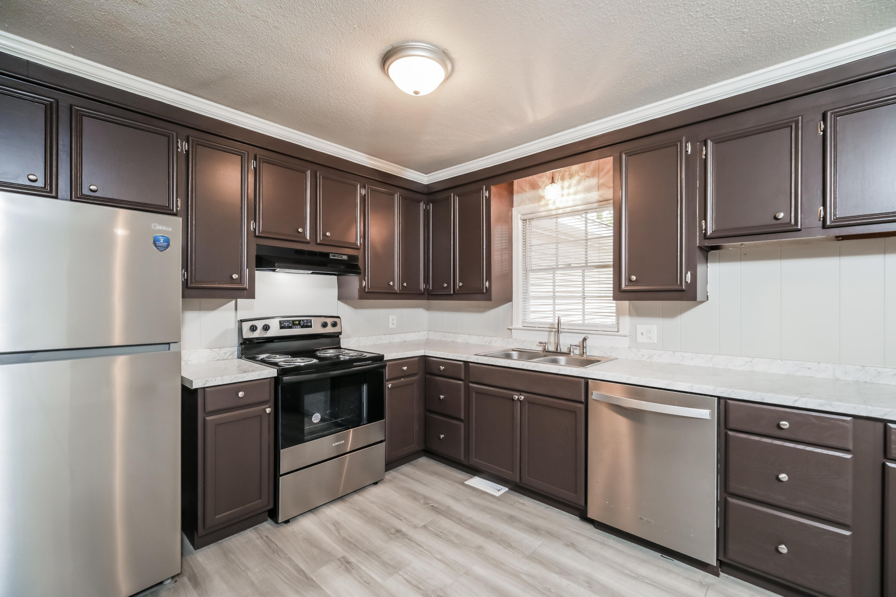 510 Golf Road Summerville, SC 29483 - Photo 5 of 15 004-photo-kitchen-14669553