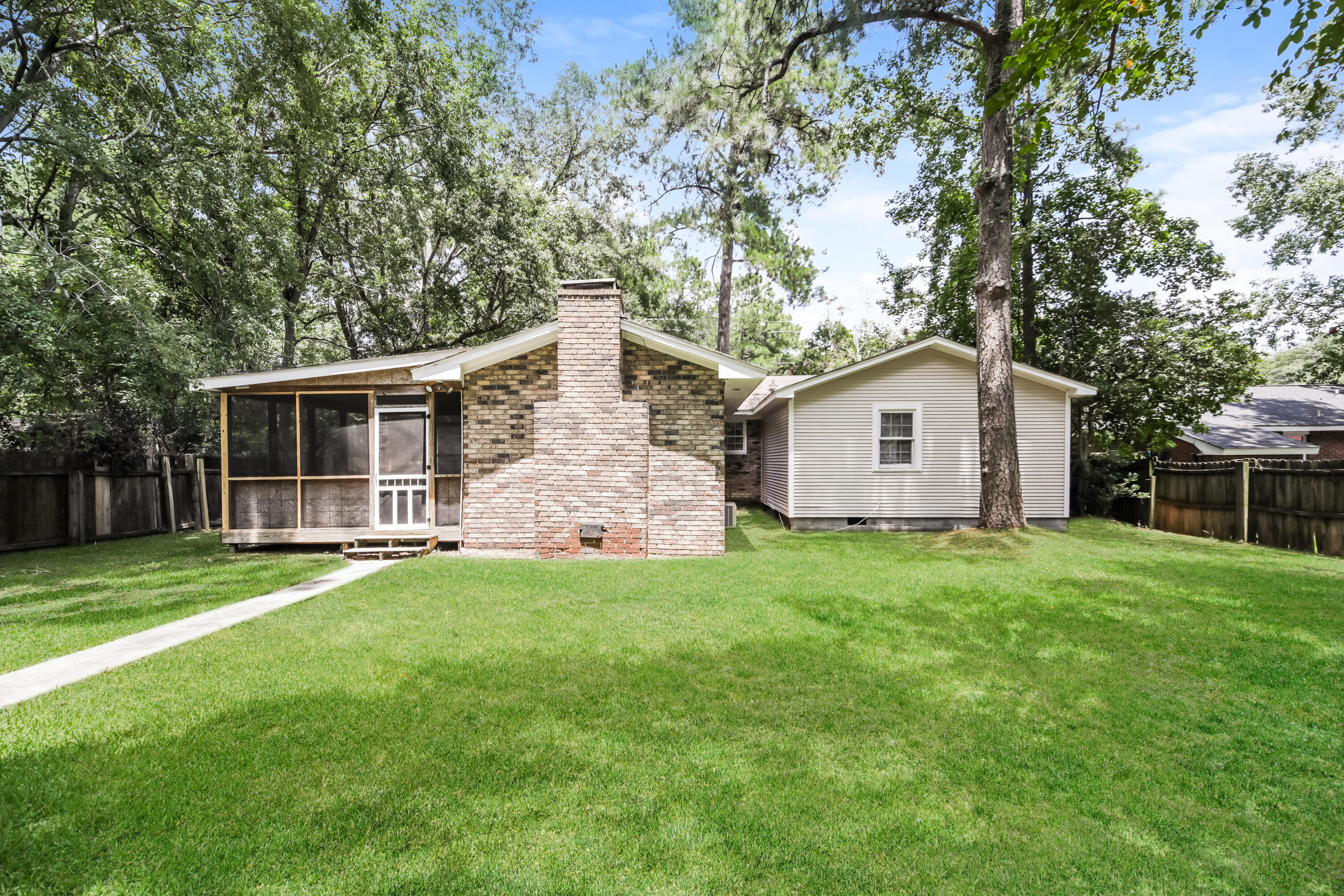 510 Golf Road Summerville, SC 29483 - Photo 10 of 15 009-photo-rear-view-14669547
