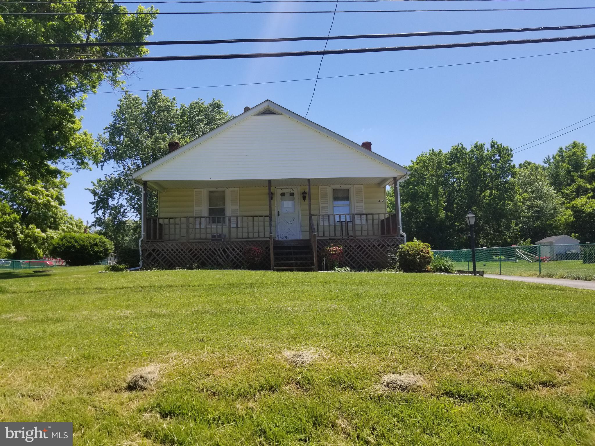 644 Appleton Road Elkton, MD 21921 - Photo 2 of 8 Spacious front yard