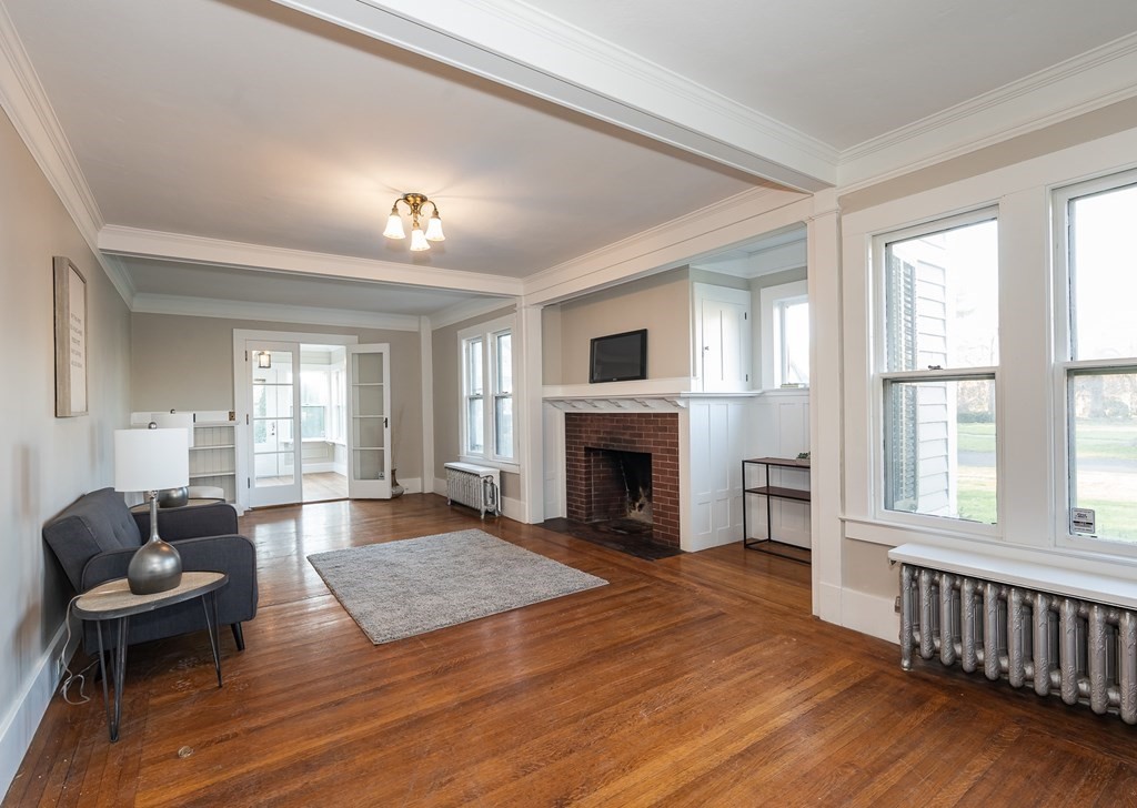 218 Longhill Street Springfield, MA 01108 - Photo 8 of 41