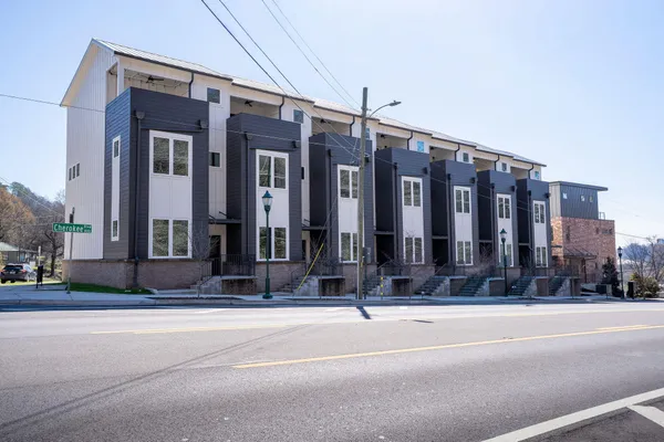 $399,900 | 899 Cherokee Blvd., Unit 121, Chattanooga, TN 37405