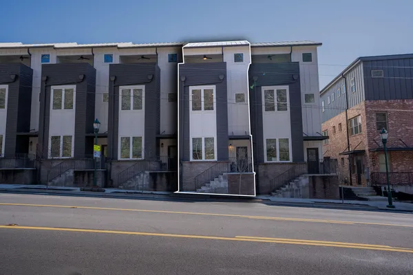 $399,900 | 899 Cherokee Blvd., Unit 121, Chattanooga, TN 37405