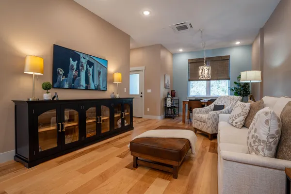 $399,900 | 899 Cherokee Blvd., Unit 121, Chattanooga, TN 37405