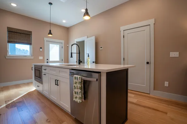 $399,900 | 899 Cherokee Blvd., Unit 121, Chattanooga, TN 37405