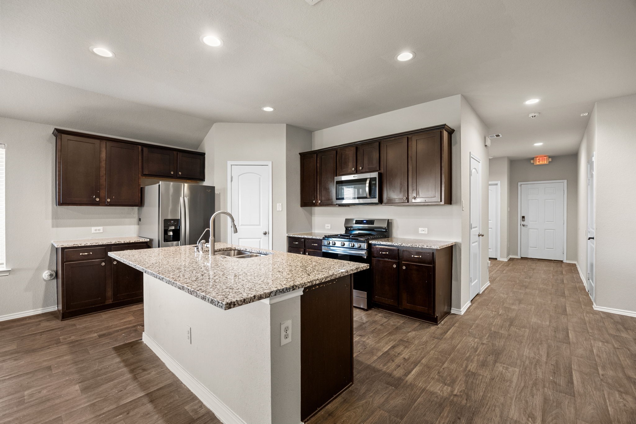8002 Tamarind Lane Baytown, TX 77521 - Photo 7 of 35
