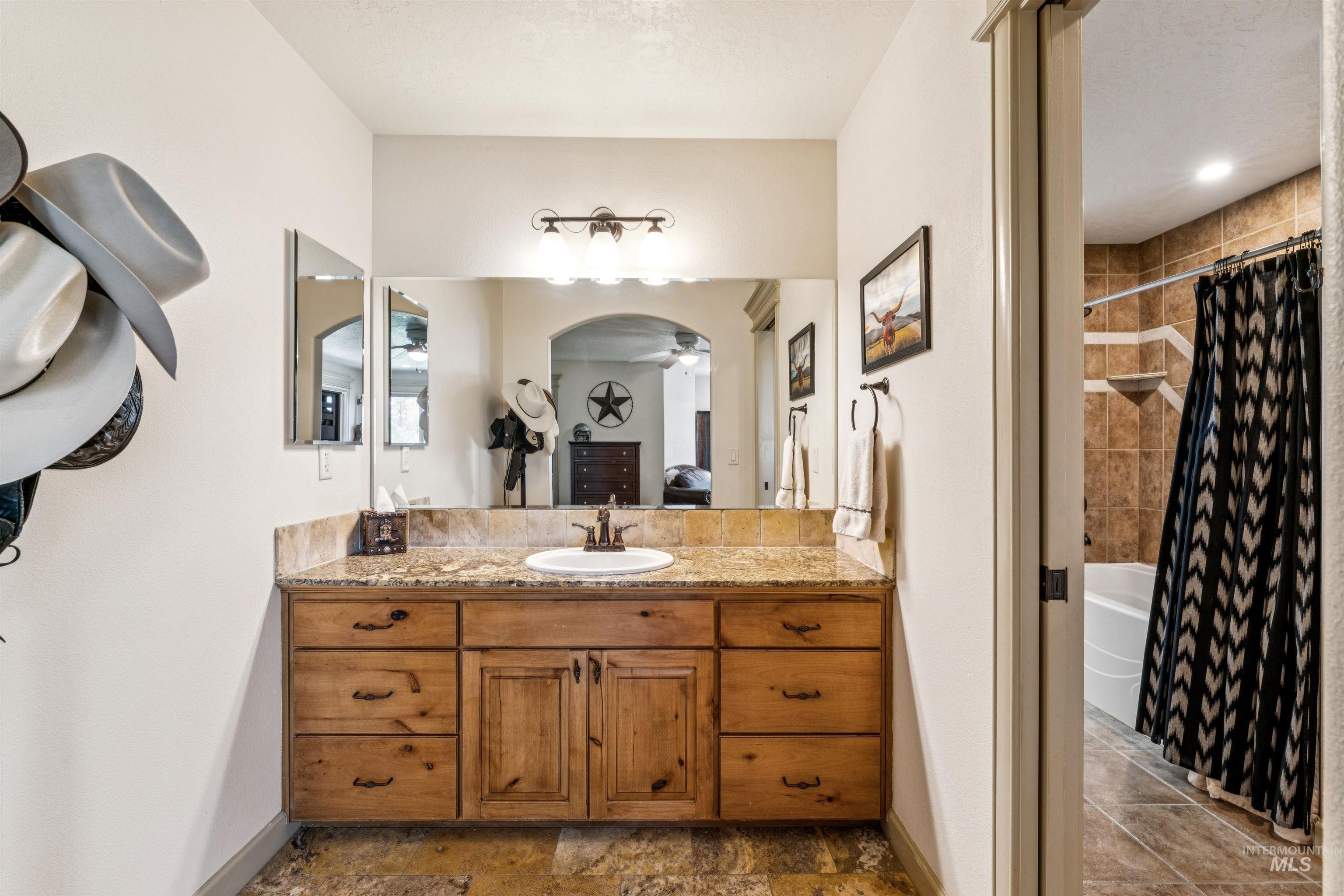 1550 Artesian Road Eagle, ID 83616 - Photo 37 of 50