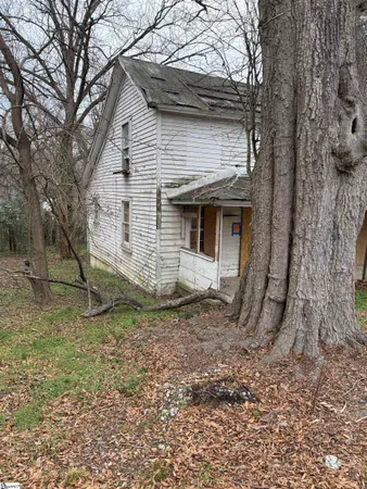 $44,900 | 121 Saluda Street, Cowpens, SC 29330