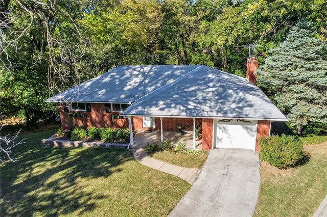$250,000 | 6159 Northeast Circle View Drive, Kansas City, MO 64118