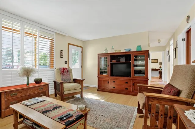 $250,000 | 6159 Northeast Circle View Drive, Kansas City, MO 64118