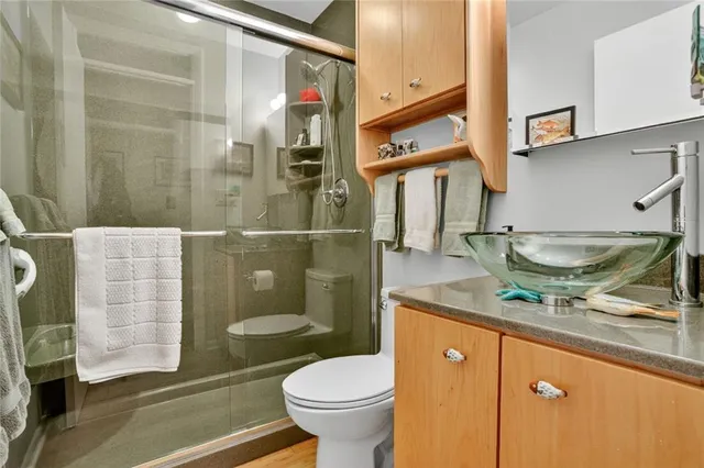 $250,000 | 6159 Northeast Circle View Drive, Kansas City, MO 64118