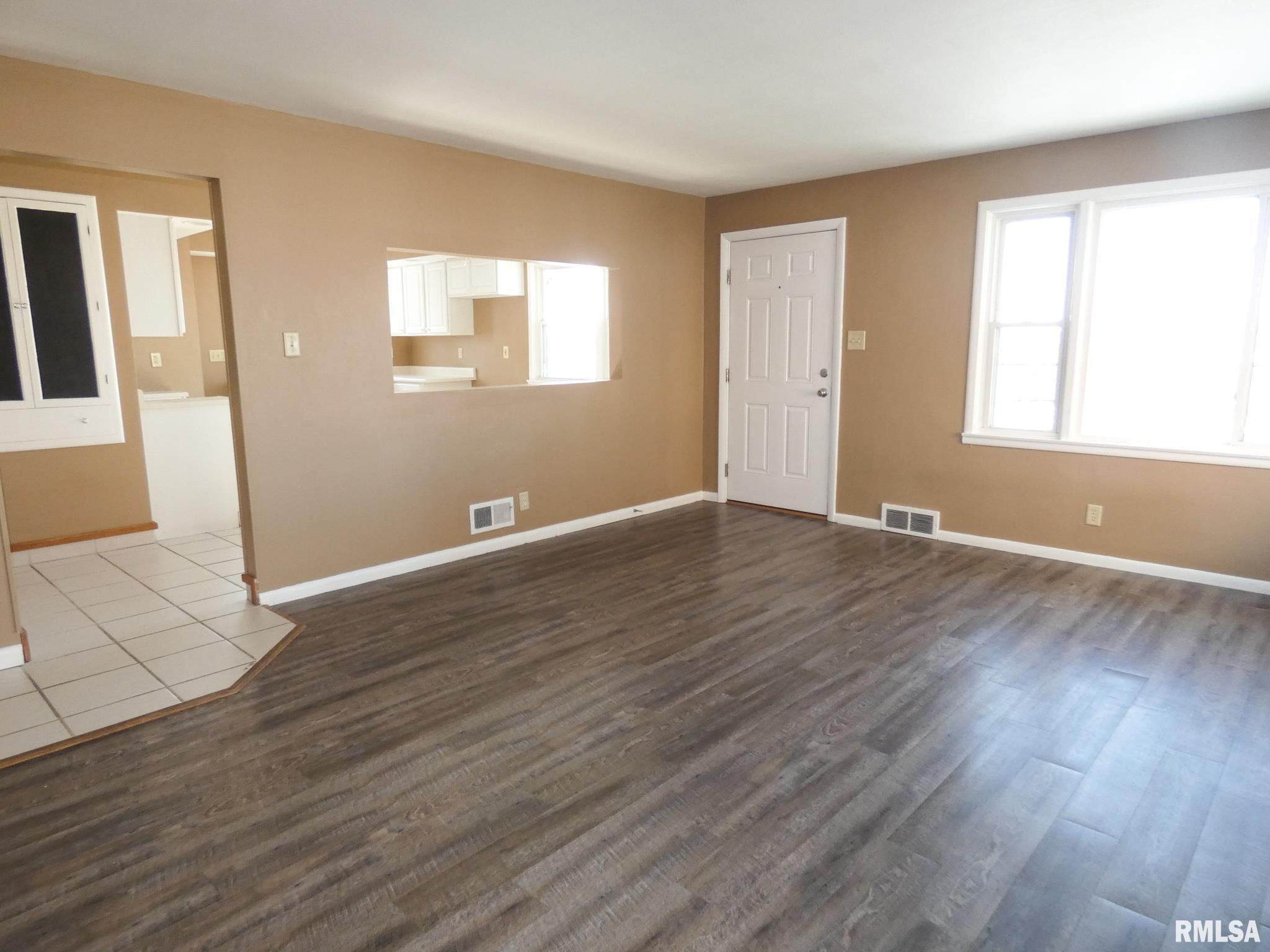 2114 South Airport Road Peoria, IL 61607 - Photo 3 of 22 Gallery Image 3