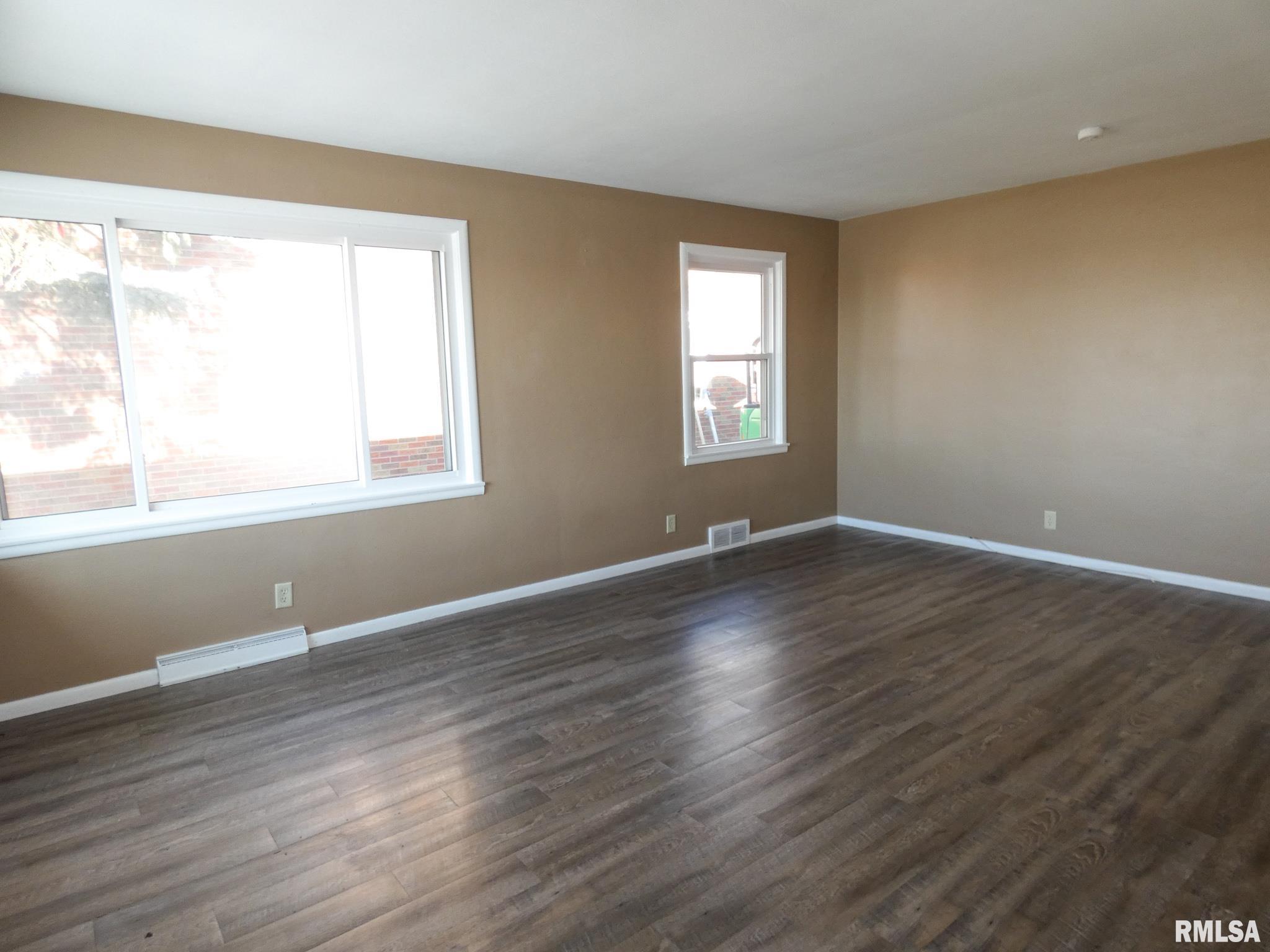 2114 South Airport Road Peoria, IL 61607 - Photo 5 of 22 Gallery Image 5