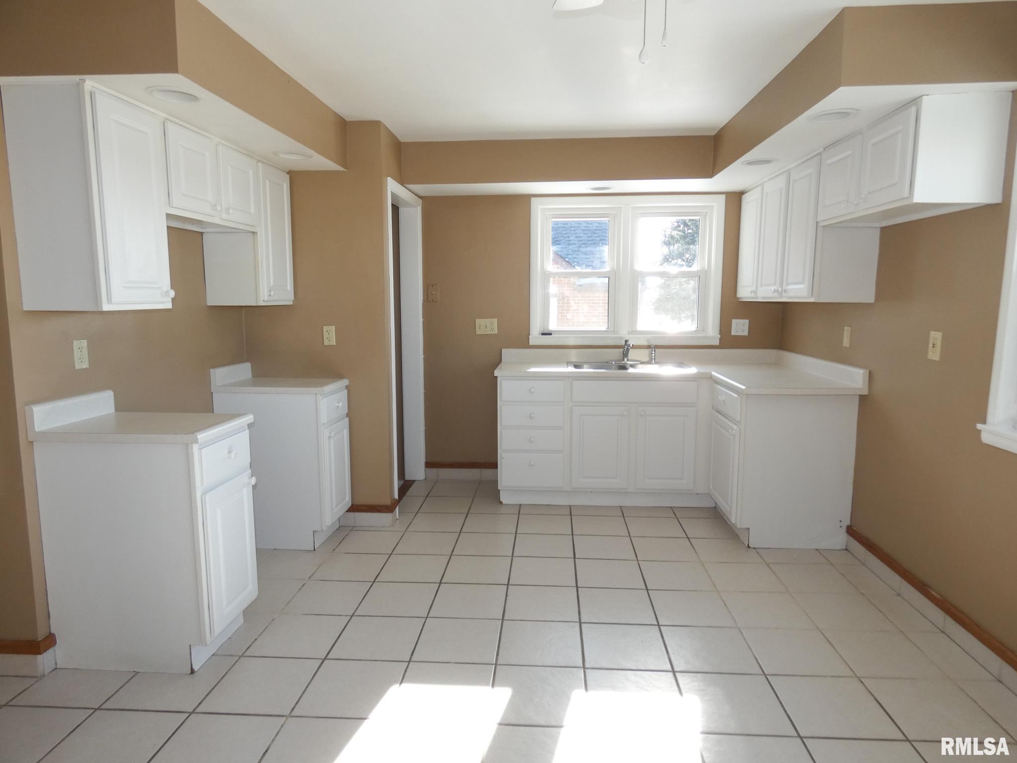 2114 South Airport Road Peoria, IL 61607 - Photo 8 of 22 Gallery Image 8