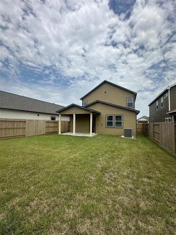 6414 Bolinas Court Rosharon, TX 77583 - Photo 15 of 18 a house view with a garden space