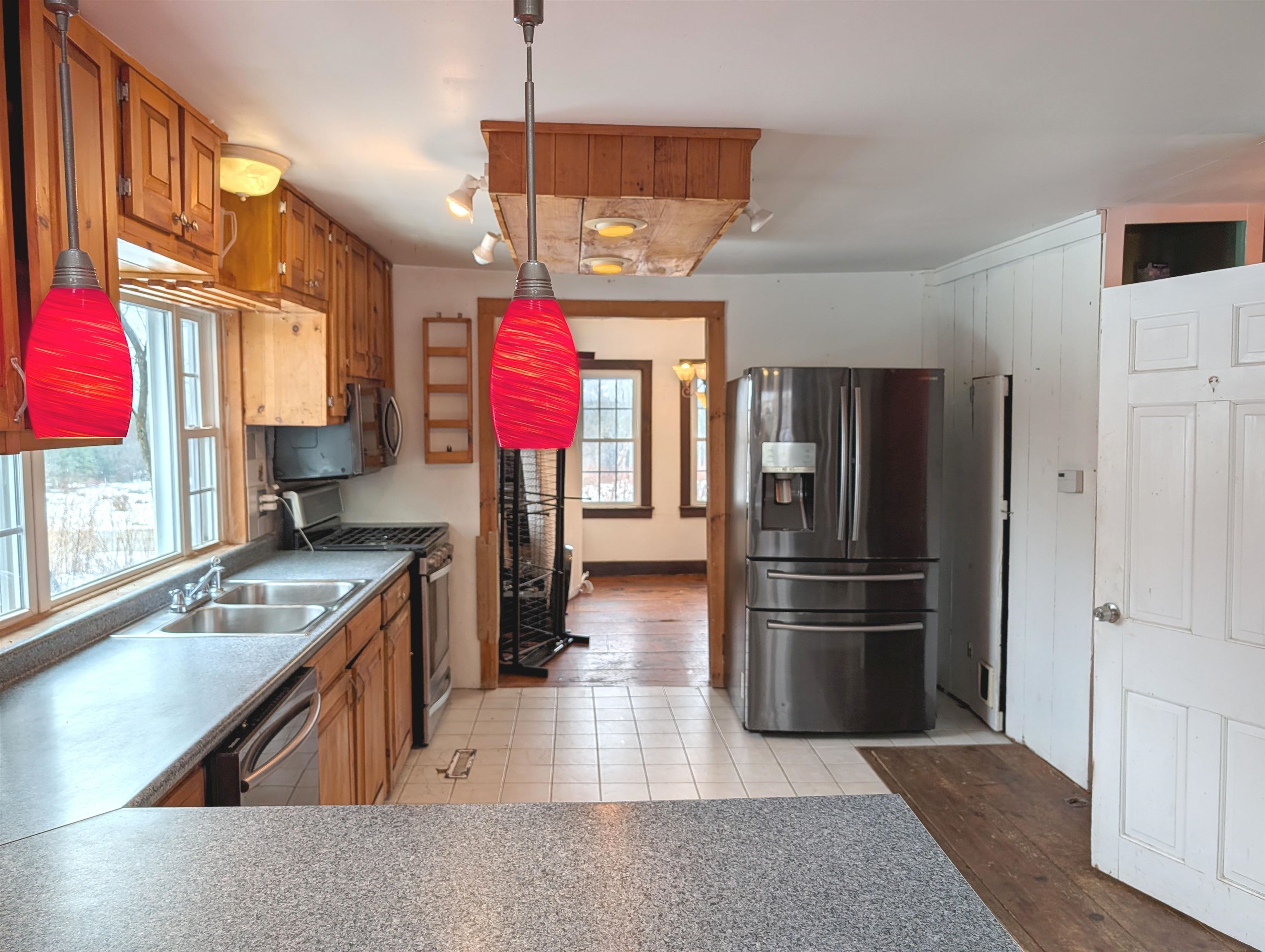 352 South Sugar Hill Road Weare, NH 03281 - Photo 8 of 42