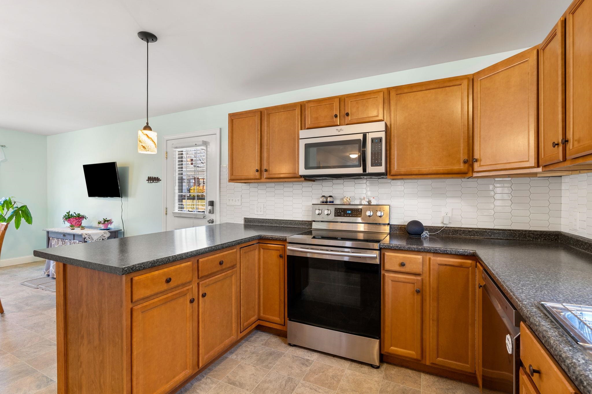 25 River Road Pittsfield, NH 03263 - Photo 11 of 35