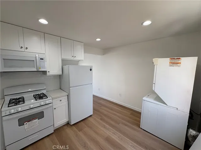 $2,300 | 1103 South Hobart Boulevard, Unit 2, Los Angeles, CA 90006