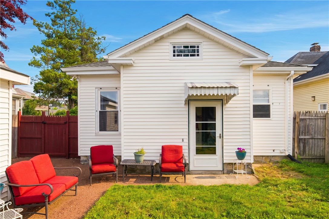 195 Elmore Avenue Woonsocket, RI 02895 - Photo 36 of 41