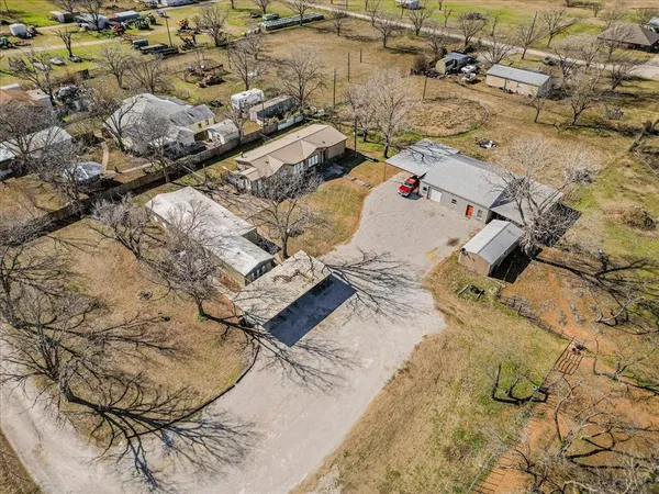 $375,000 | 330 Chapman Drive, Mineral Wells, TX 76067