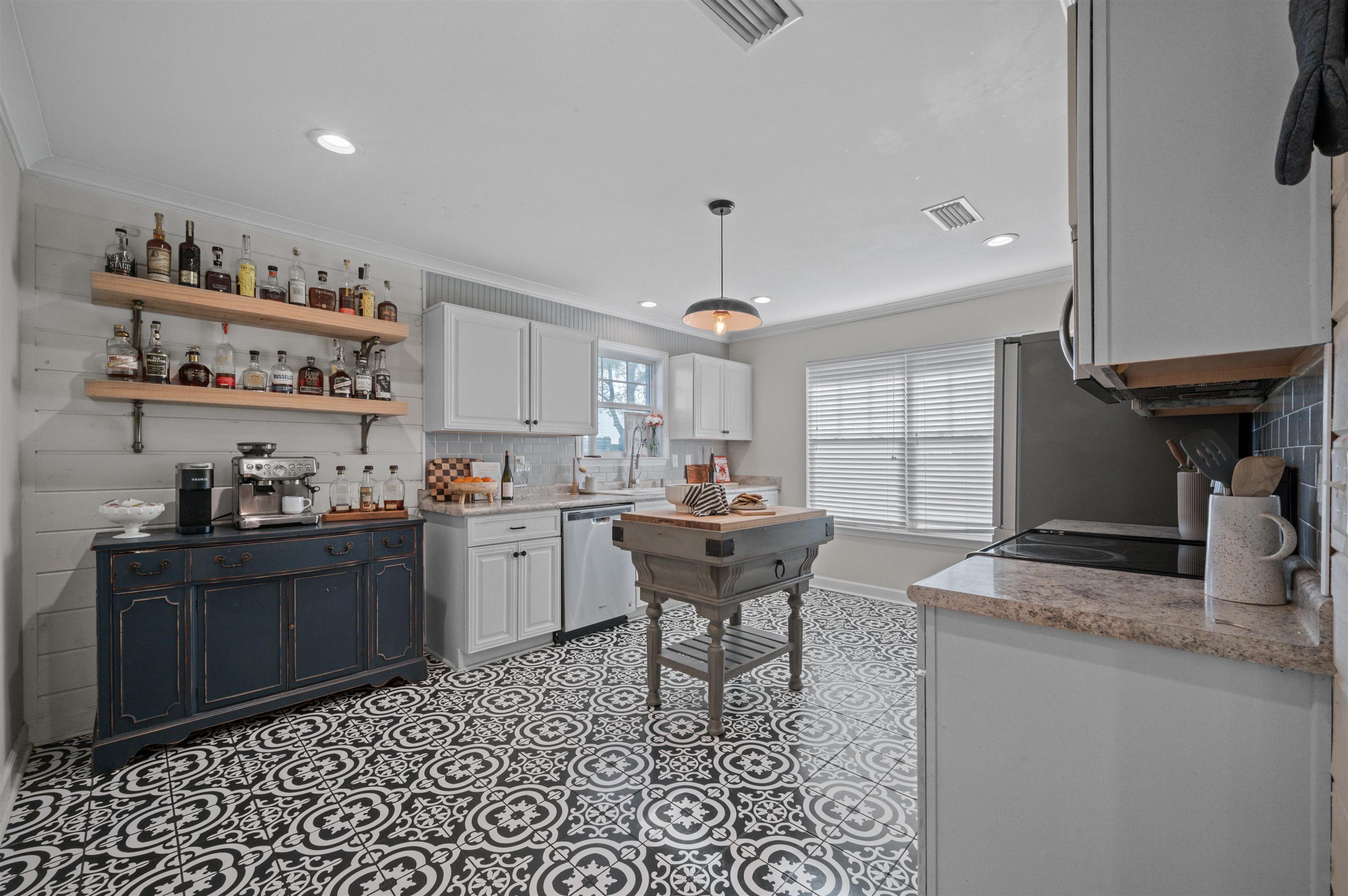 22370 Buck Road Robertsdale, AL 36567 - Photo 11 of 31 Kitchen