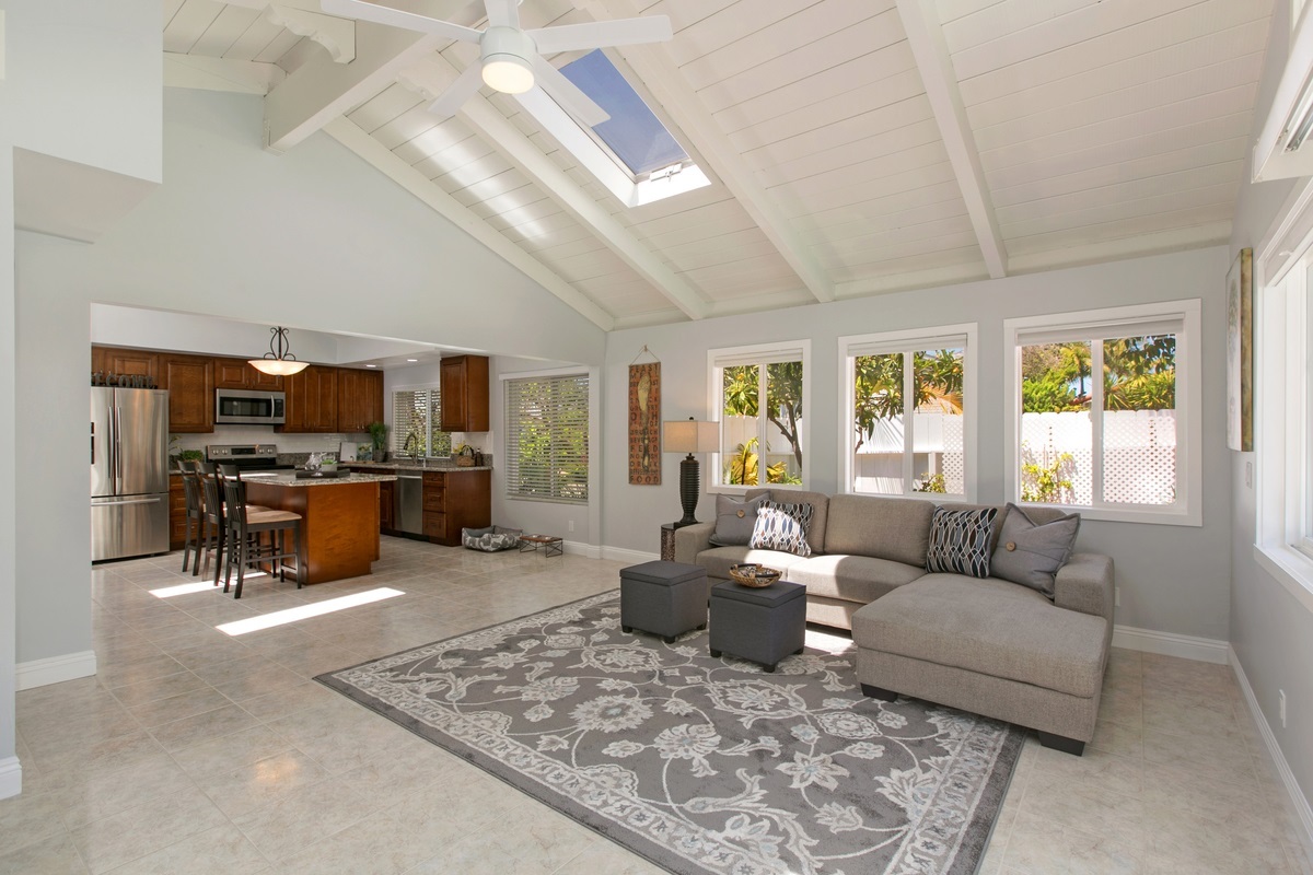 309 Cerro Street Encinitas, CA 92024 - Photo 2 of 25 Gallery Image 2