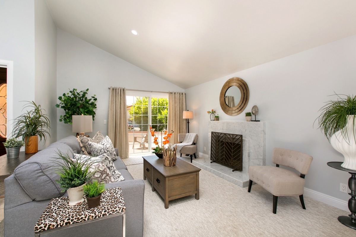 309 Cerro Street Encinitas, CA 92024 - Photo 3 of 25 Gallery Image 3