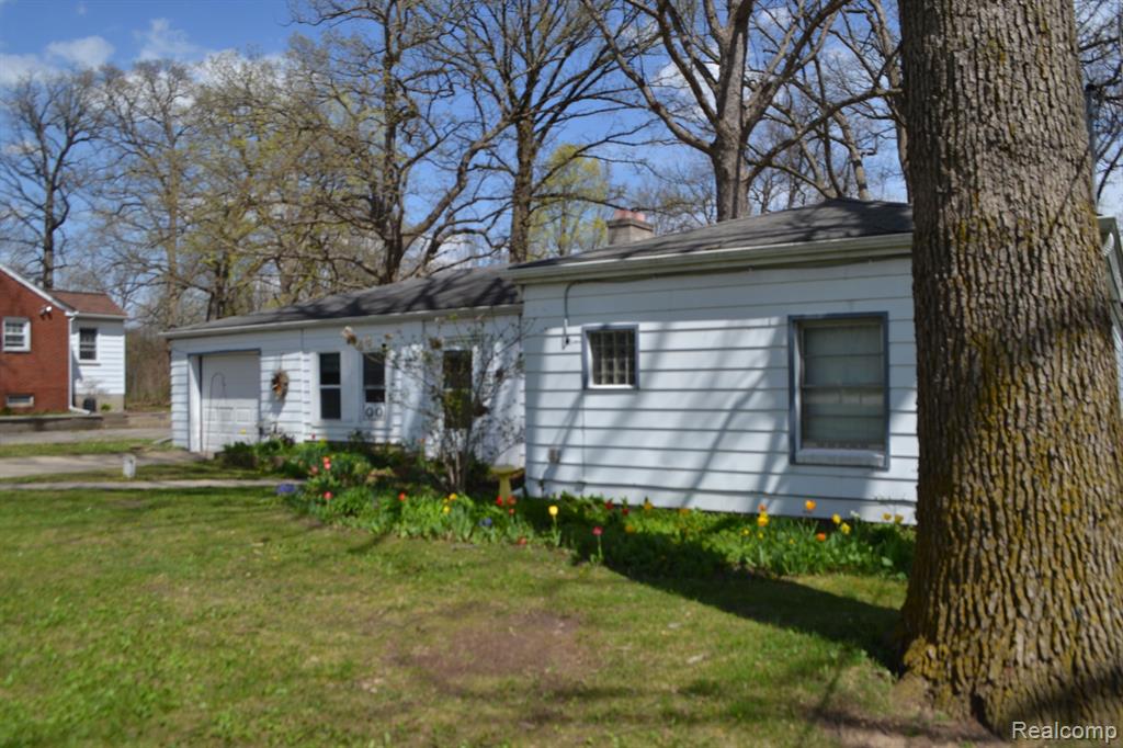 4427 Fenton Road Burton, MI 48529 - Photo 29 of 30 Gallery Image 29