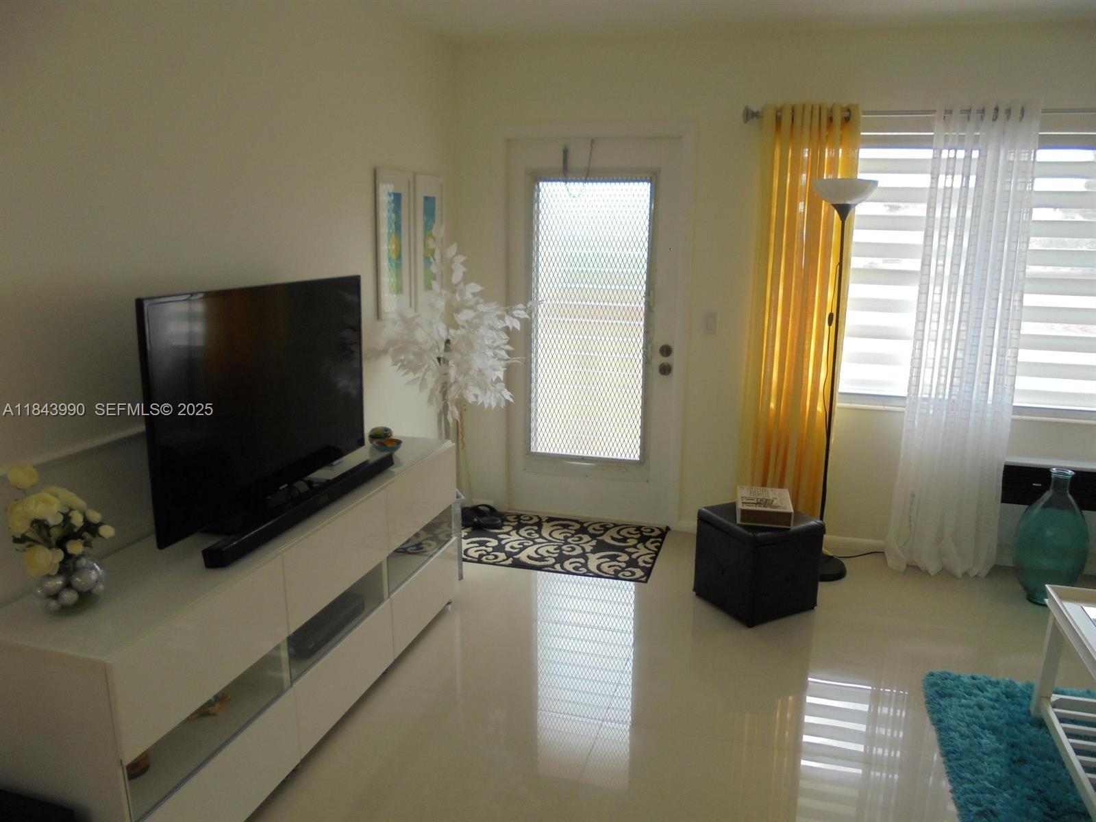 400 Brighton J, Unit 400 Boca Raton, FL 33434 - Photo 5 of 32 Photo 5