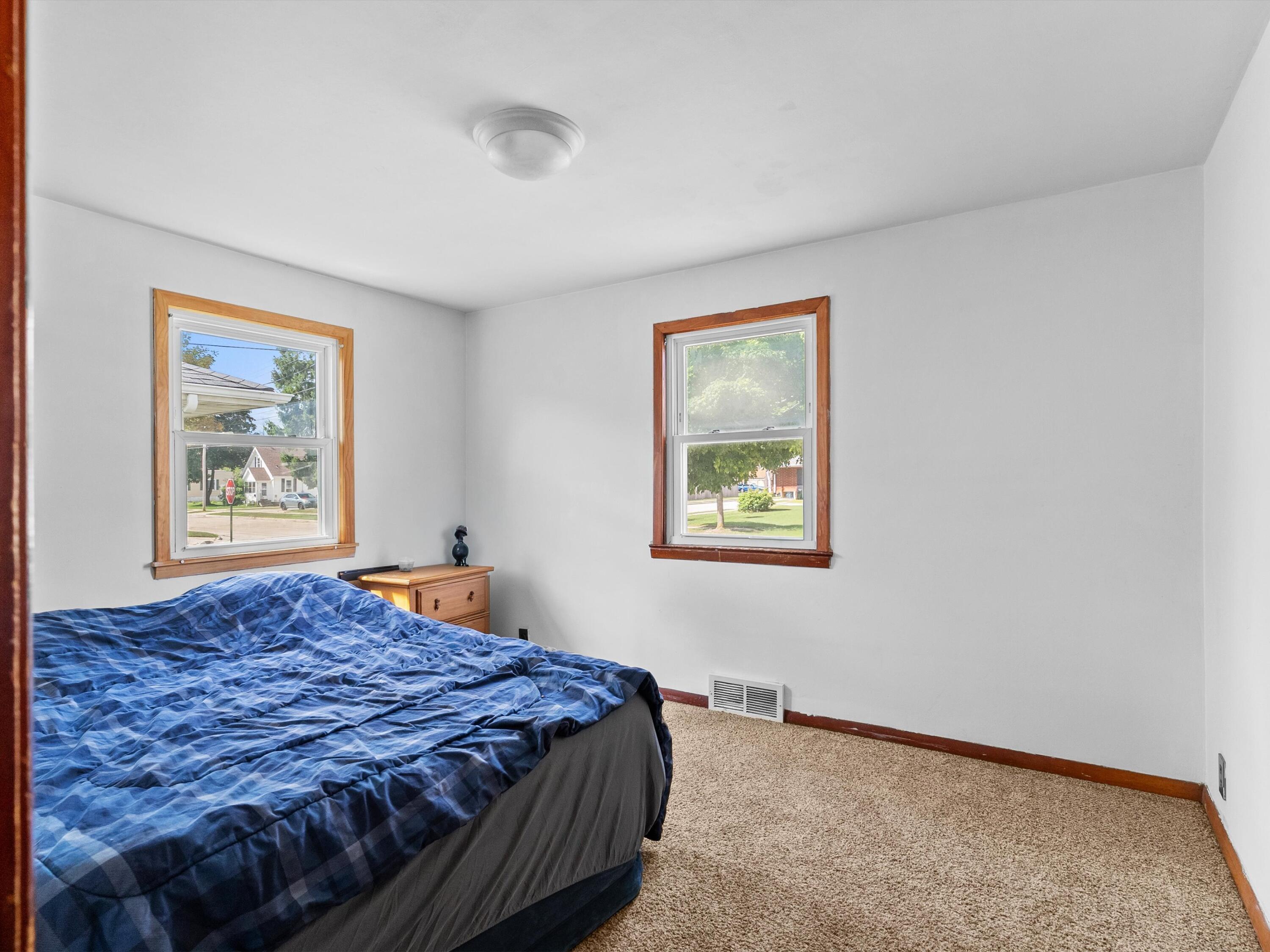 2517 13th Street Two Rivers, WI 54241 - Photo 13 of 24 11-DSC06518