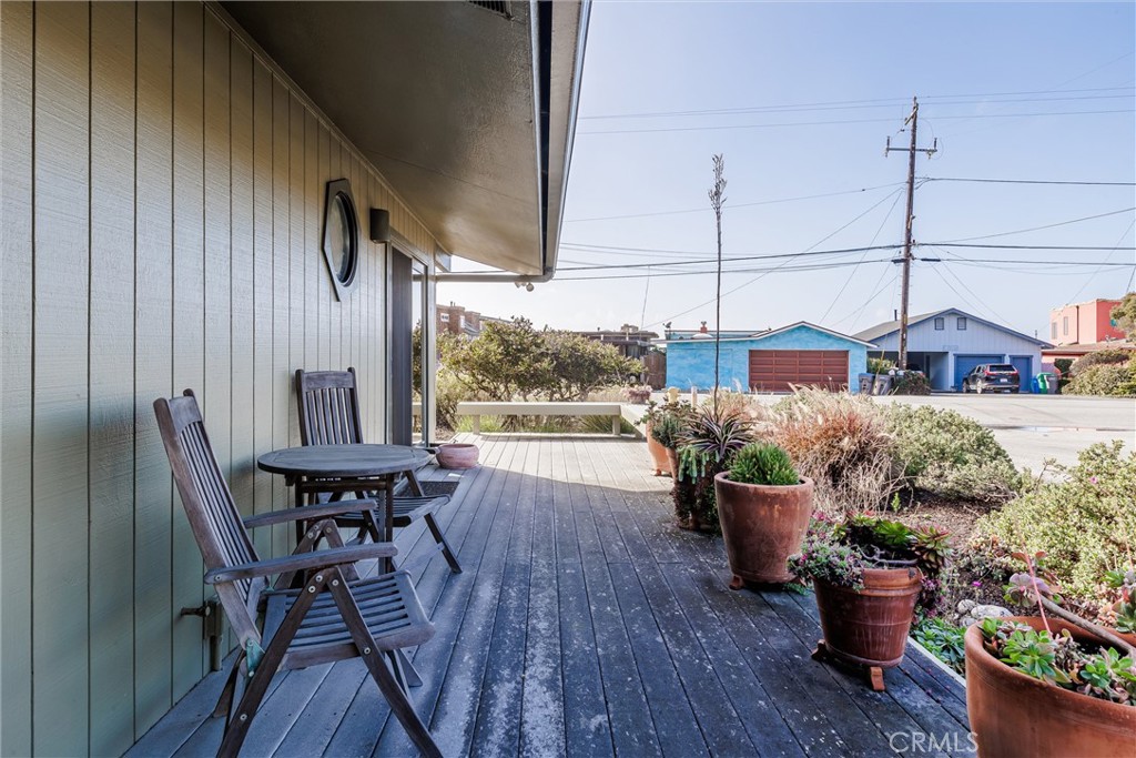 10 11th Street Cayucos, CA 93430 - Photo 22 of 33 a dining room with furniture and wooden floor