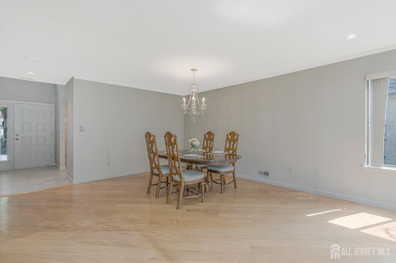 12 Carriage Place Edison, NJ 08820 - Photo 7 of 29