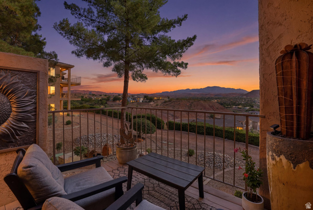 860 South Village Road, Unit V7 St. George, UT 84770 - Photo 3 of 25