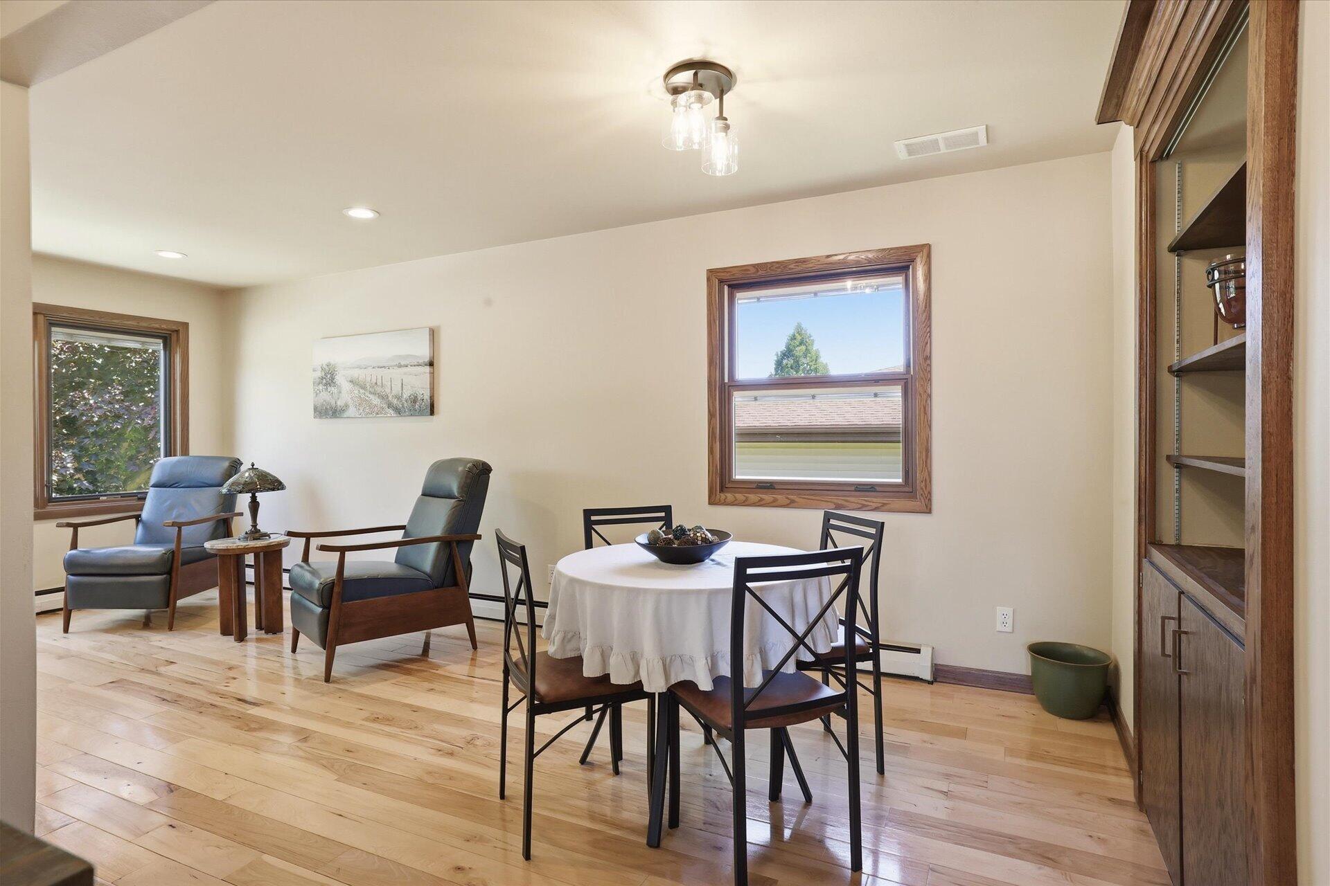 6085 Trail Ridge Drive Greendale, WI 53129 - Photo 7 of 34 Dining Room