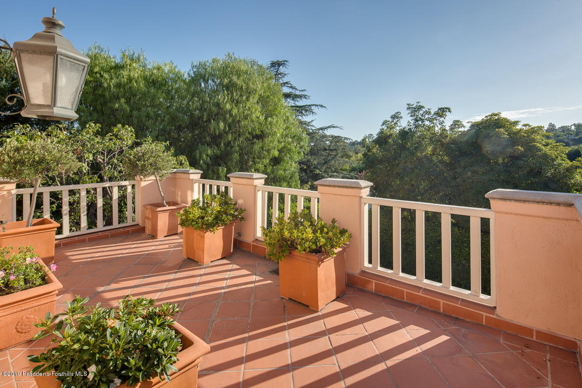 104 Club Road Pasadena, CA 91105 - Photo 14 of 43 a view of a balcony with chairs