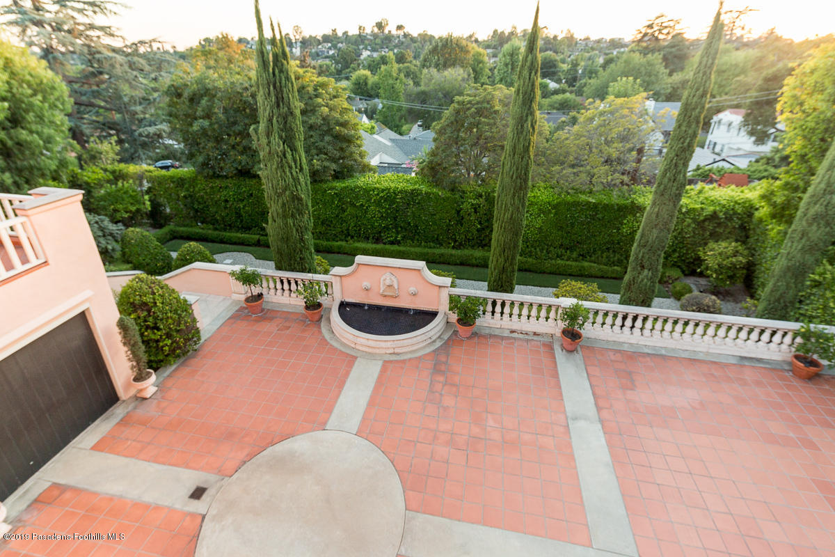 104 Club Road Pasadena, CA 91105 - Photo 30 of 43 a view of outdoor space and yard