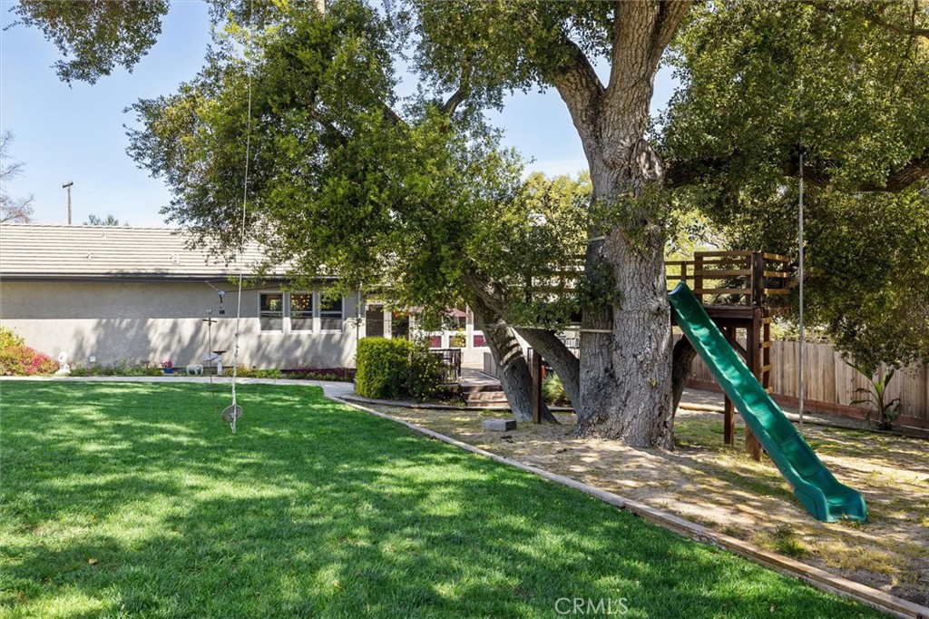 8100 Coromar Avenue Atascadero, CA 93422 - Photo 36 of 69 Tree fort