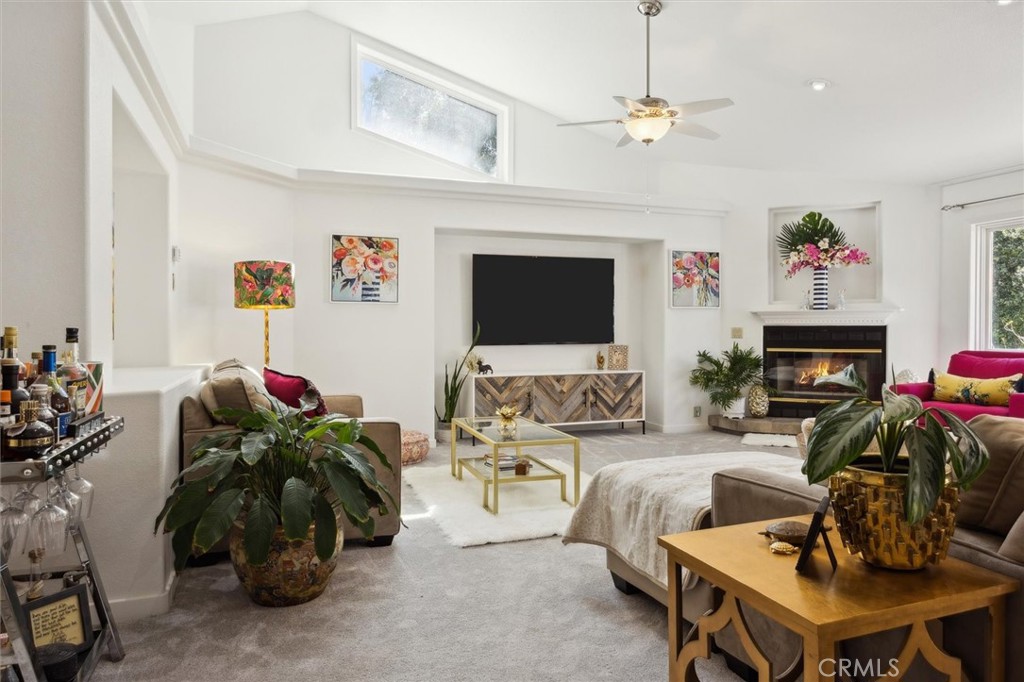 8100 Coromar Avenue Atascadero, CA 93422 - Photo 5 of 69 High ceilings, fans, large windows.