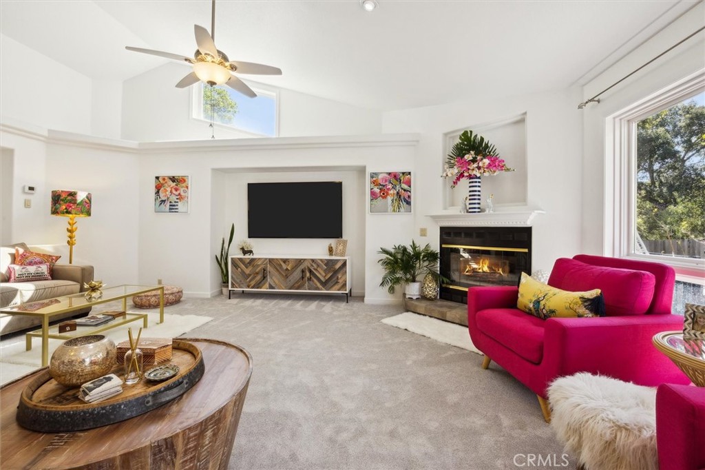 8100 Coromar Avenue Atascadero, CA 93422 - Photo 6 of 69 Gas Fireplace